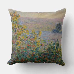 Blumenbeete in Vétheuil, impressionistische Landsc Kissen