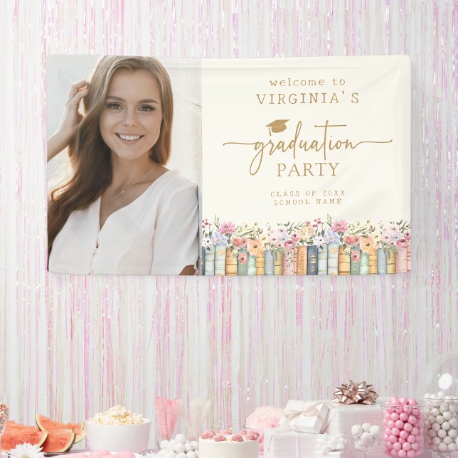 Blumenbücher-Abschluss Banner (Floral Books Graduation Party Banner by Painted Paperie
)