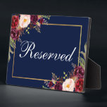 Blumenburgund Blue Wedding Reserviert 12x18 Table Fotoplatte<br><div class="desc">Aquarellfarben Bläserburgundy Marsala Blue Gold Hochzeit Reserviert 12x18 Table Plaque</div>