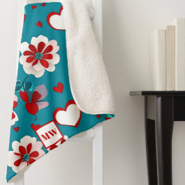 Blumencoquette Herz und Blume, Monogramm Sherpadecke