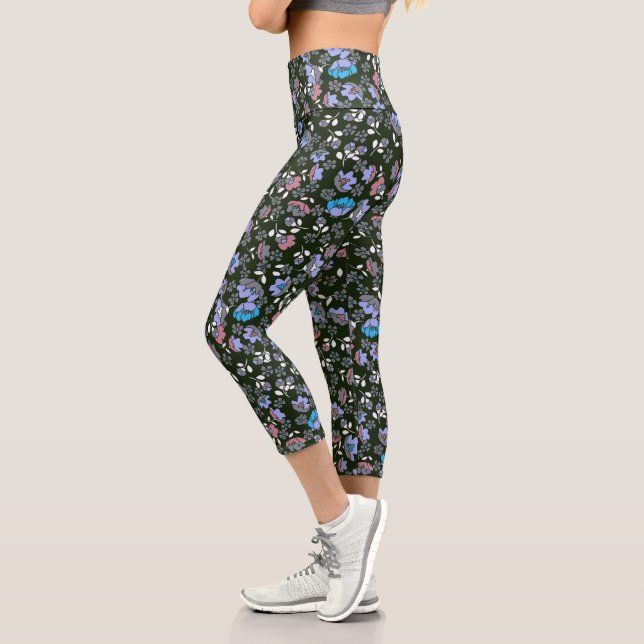 Blumendesign in den Schwarzen Capri-Leggings Capri Leggings (Links)