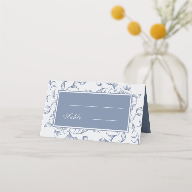Blumendusty Blue Elegant Hochzeit geklappt Platzkarte (Vorderseite)