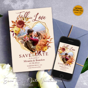 Blumenfall in der Liebe Hochzeitsszenario Foto Sav Einladung