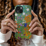 Blumengarten | Gustav Klimt Case-Mate iPhone Hülle<br><div class="desc">Der Blumengarten (1905-1907) des österreichischen Künstlers Gustav Klimt ist ein lebendiges Meisterwerk der frühen 20. Jahrhundertkunst. Diese üppige, impressionistische Szene birgt farbenprächtige Blüten in einem faszinierenden Naturschauspiel, das Klimts dekorativen Stil und Liebe für Blumenmotive widerspiegelt. Die reiche Textur und die aufwändigen Details machen das Gemälde zu einer zeitlosen Wahl für...</div>