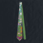 Blumengarten (von Gustav Klimt) Krawatte<br><div class="desc">Dieses Design zeigt ein Gemälde des österreichischen Künstlers Gustav Klimt (1862-1918). Es ist eine Darstellung eines wunderschönen Blumengartens im typisch impressionistischen Stil Klimts. Die Blume sehen fast so aus, als wären sie überfüllt, und es ist unmöglich, sich von ihrer Schönheit nicht zu überwältigen. Die ursprüngliche Arbeit wurde 1907 abgeschlossen und...</div>