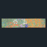 Blumengarten von Gustav Klimt Kurzer Tischläufer<br><div class="desc">Schönes farbenfrohes Gemälde eines Blumengartens von Gustav Klimt. Phantastische Farbvariationen und wunderschöne Blume passen einfach wunderschön zu vielen wunderbaren Produkten und Geschenkideen.</div>