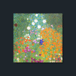 Blumengarten (von Gustav Klimt) Leinwanddruck<br><div class="desc">Dieses Design zeigt ein Gemälde des österreichischen Künstlers Gustav Klimt (1862-1918). Es ist eine Darstellung eines wunderschönen Blumengartens im typisch impressionistischen Stil Klimts. Die Blume sehen fast so aus, als wären sie überfüllt, und es ist unmöglich, sich von ihrer Schönheit nicht zu überwältigen. Die ursprüngliche Arbeit wurde 1907 abgeschlossen und...</div>