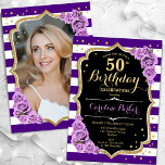 Blumengold Lila Foto 50. Geburtstag Einladung<br><div class="desc">Elegante florale feminine 50. Geburtstagseinladung mit Ihrem Foto auf der Kartenrückseite. Glam lila Schwarz-weißes Design mit Imitaten Glitzer Gold. Features Streifen, lila Rose, Skript-Schriftart und Konfetti. Ideal für ein stilvolles Party für Erwachsene. Personalisieren Sie Ihre persönlichen Daten. Kann für jedes Alter angepasst werden! Gedruckte Zazzle Einladungen oder Sofortdownload digitalen druckbaren...</div>