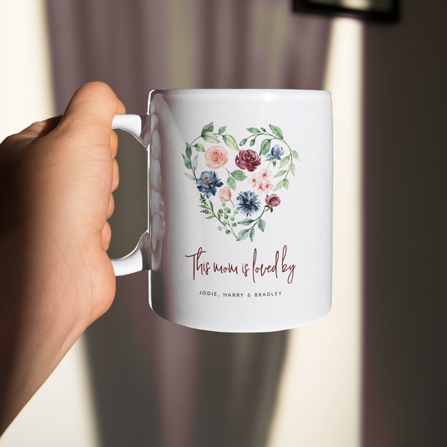 Blumenherz "Diese MAMA wird von" Kaffeetasse (Von Creator hochgeladen)