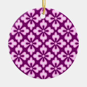 Blumenkimono, hellrosa und pflaumenfarben keramikornament