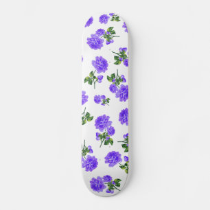 Blumenmuster: lila Blumen auf Weiß Skateboard