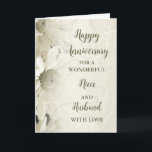 Blumenniece & Husband-Jubiläum Karte<br><div class="desc">Glückliche Hochzeitskarte für Nichte und Ehemann mit wunderschönen weißen Vintagen Blume Muster und sentimental Vers.</div>