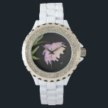 *~* Blumenpeony Wasserfarbe Lavendel Pink Populär Armbanduhr<br><div class="desc">* Lavendel und rosa Pony poppen auf einem schwarzen Hintergrund. Das Design ist eine beeindruckende Aquarellpeony-Blume, die das Gesicht dieser Frauenuhr bewundert. * Das Gesicht dieser Uhr ist umgeben von diamantähnlichen Nashörnern, die dieser Uhr ein Bling und Glamour funkeln. Die Blume dieser beliebten modernen lila und magentafarbenen Aquarellpeony phantastische Farben...</div>