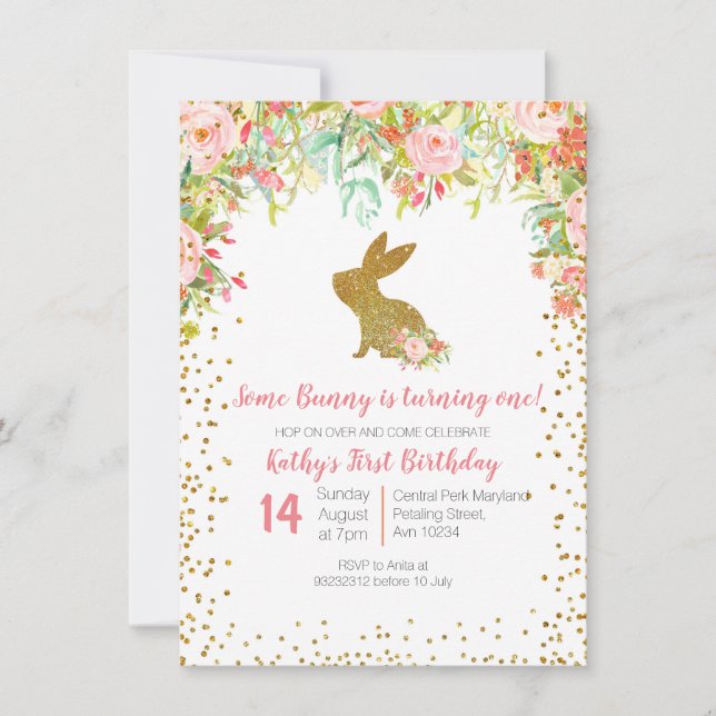 Blumenrosa und Gold Bunny Birthday Floral Einladung (Vorderseite)