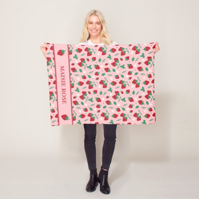 Blumenrotes Erdbeermuster Personalisiert Fleecedecke (Beispiel)