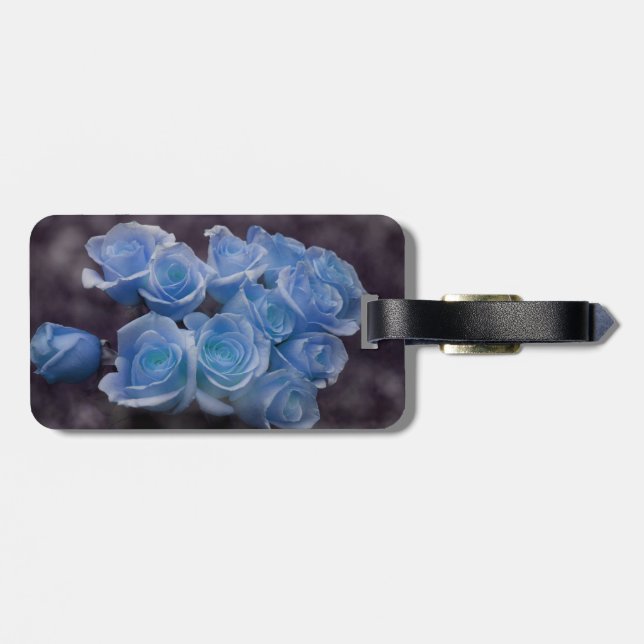Blumenstrauß mit blauer Rose gepunkteter Hintergru Gepäckanhänger (Rückseite horizontal)