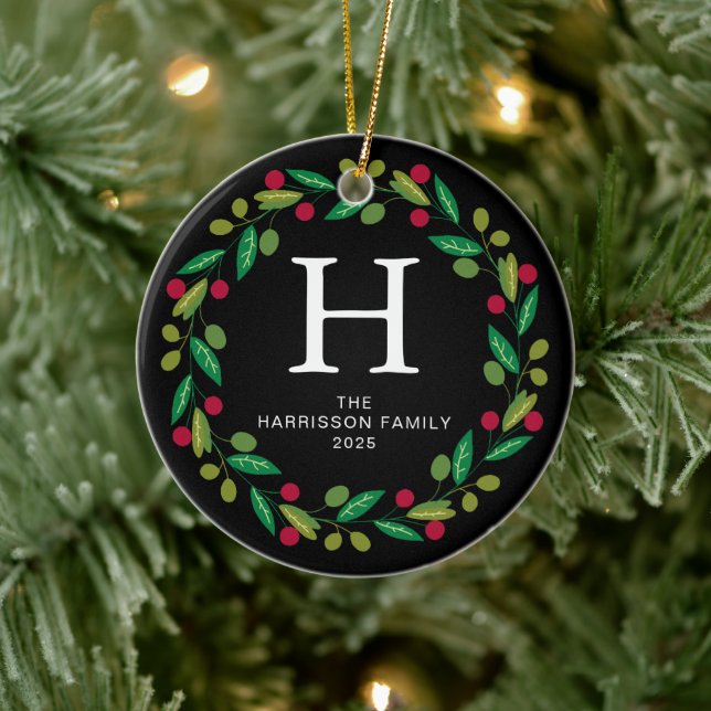 Blumenweihkranz Mit Monogramm Foto Keramik Ornament (Baum)