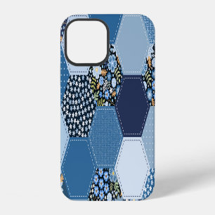 Blumiges, Denim-Patchwork: blaues Muster. iPhone 12 Hülle