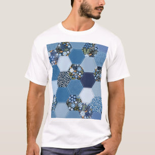 Blumiges, Denim-Patchwork: blaues Muster. T-Shirt