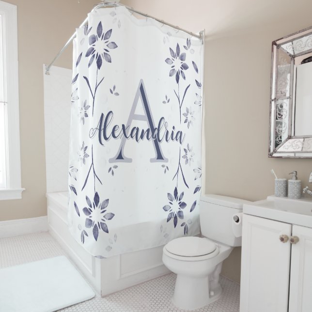 Blumiges personalisiertes Monogramm Name in Blau Duschvorhang (Beispiel)