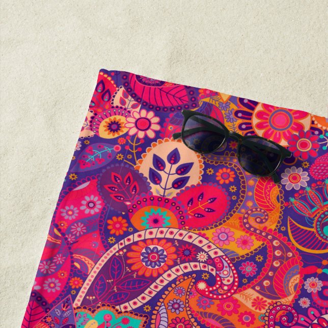 Blush Bloom: Künstlerisches rosa Gartenmuster Strandtuch (Beispiel)