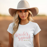 Blush Bride Squad Personalisiert Bachelorette T-Shirt<br><div class="desc">Benutzerdefinierte Brautparty-T-Shirts und Panzer mit "Bride's Squad"-Grafik in einem stilvollen Pinselskript. Personalisieren Sie es mit Ihrem Hochzeitstermin,  Hochzeitshashtag,  Namen oder anderen benutzerdefinierten Text. Perfektes Geschenk für Braut,  Brautmädchen und Hochzeitsfeier zum Junggeselinnen-Abschied oder Hochzeitsfeiern!</div>