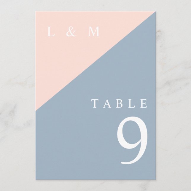 Blush Dusty Blue Monogram Wedding Tischnummer (Vorderseite)