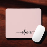 Blush Dusty Pink Girly Script Monogram Name Modern Mousepad<br><div class="desc">Blush Dusty Pink Monogramm Fügen Sie Ihren eigenen Namen Mousepad (Maus Pad). Das macht den perfekten 16 Geburtstag,  Hochzeit,  Brautparty,  Jubiläum,  Babydusche oder Junggeselinnen-Abschied Geschenk für jemanden,  der Lieben glamourösen Luxus und schicke Stile.</div>