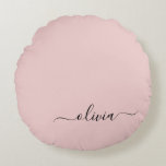 Blush Dusty Pink Modern Script Girl Monogram Name Rundes Kissen<br><div class="desc">Blush Dusty Pink einfache Script Monogram Name Pouf Kissen. Das Kissen macht den perfekten 16 Geburtstag, Hochzeit, Brautparty, Babydusche oder Junggeselinnen-Abschied Geschenk für jemanden, der sein Zimmer in Rose Gold dekoriert.</div>