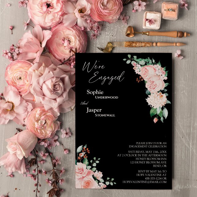 Blush Floral Black Wir sind Verlobt Einladung (Von Creator hochgeladen)