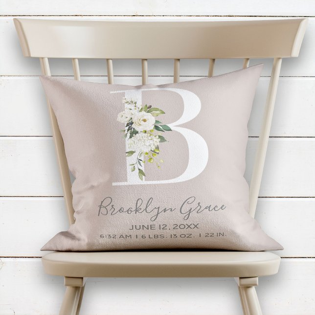 Blush Floral Letter B Monogram Baby Birth Stats Kissen (Von Creator hochgeladen)