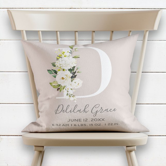 Blush Floral Letter D Monogram Baby Birth Stats Kissen (Von Creator hochgeladen)