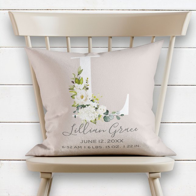 Blush Floral Letter L Monogram Baby Birth Stats Kissen (Von Creator hochgeladen)