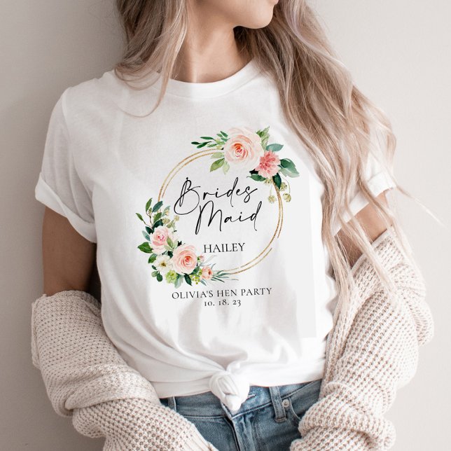 Blush Floral Wreath Bridesmaid personalisiert T-Shirt (Von Creator hochgeladen)