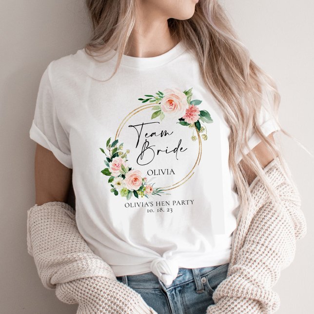Blush Floral Wreath Team Bridge personalisiert T-Shirt (Von Creator hochgeladen)