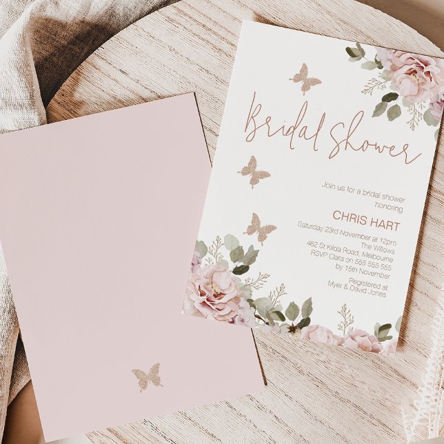 Blush Glitzer Butterfly Brautparty Einladung (Modern boho blush floral and faux glitter butterfly bridal shower invitation.)