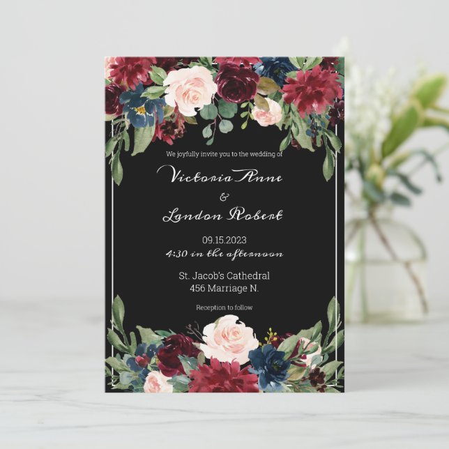 Blush Pink Burgundy Floral Elegantes Script Hochze Einladung (Stehend Vorderseite)