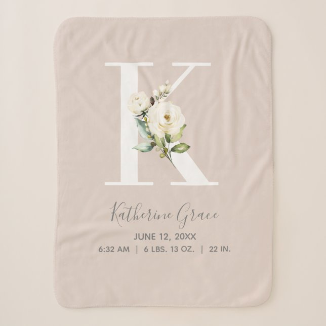 Blush Pink Floral Letter K Baby Script Geburtsstun Sherpadecke (Vorderseite)