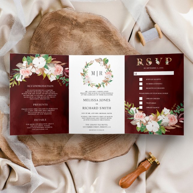 Blush Pink Floral Magnolia Cotton Burgundy Wedding Dreifach Gefaltete Einladung (Von Creator hochgeladen)