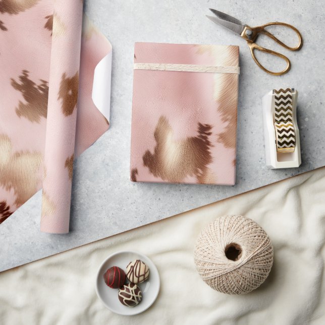 Blush Pink Gold Cowgirl Cowhide Geschenkpapier (Kunsthandwerk)