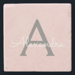 Blush Pink Grau Modernes Script Girly Monogram Nam Steinuntersetzer<br><div class="desc">Pinselpinke und graue einfache Script Monogram Name Stone Tile. Das macht den perfekten Abschluss,  süßen 16 Geburtstag,  Hochzeit,  Brautparty,  Jubiläum,  Babydusche oder Junggeselinnen-Abschied Geschenk für jemanden,  die Lieben glamourösen Luxus und schicke Stile.</div>