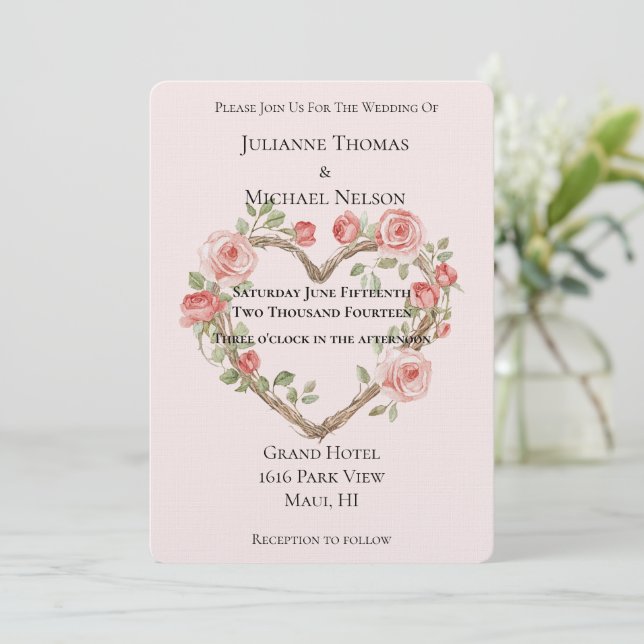 Blush Pink Romantische Rote Rose Blumenkohl Hochze Einladung (Stehend Vorderseite)