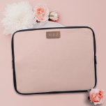 Blush Pink Rose Gold Monogram Modern Laptopschutzhülle<br><div class="desc">An elegant blush pink rose colored laptop sleeve with space for your initials</div>
