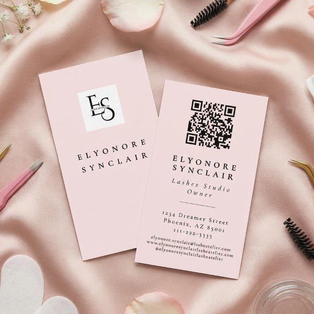 Blush Pink Script Logo QR Code Lashes  Visitenkarte (Von Creator hochgeladen)