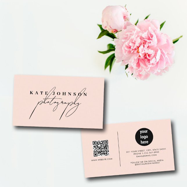 Blush Pink Signature Script QR Code Social Media Visitenkarte (Blush Pink Signature Script QR Code Social Media Business Card)
