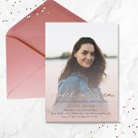 Blush Pink Wasserfarbe Girly Sweet 16 Rose Gold Folieneinladung<br><div class="desc">Die 16-fach-Einladung enthält eine hübsche Hintergrundfoto-Vorlage,  ein rot-rosa Aquarellüberlagerungen und die Rose mit vergoldeten Details. Es ist die perfekte Einladung,  ein süßes Mädchen zu feiern,  das mädchenhaft und weiblich ist.</div>