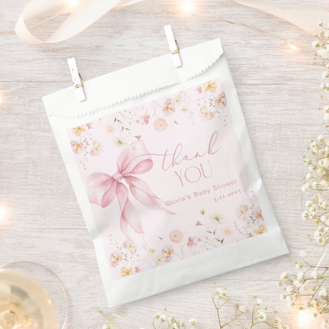 Blush Pink Wildblume Bow Baby in Bloom Geschenktütchen (Ausgeschnitten)