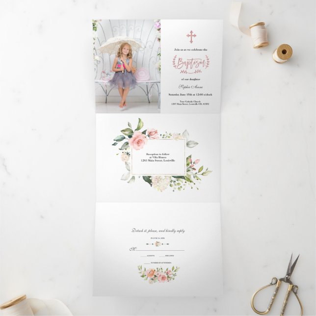 Blush Rose Gold Girl Foto Taufe Dreifach Gefaltete Einladung (Innenseite)