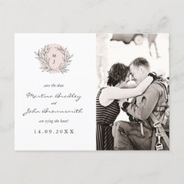 Blush Rustikaler Monogramm-Kranz Save the Date Ankündigungspostkarte