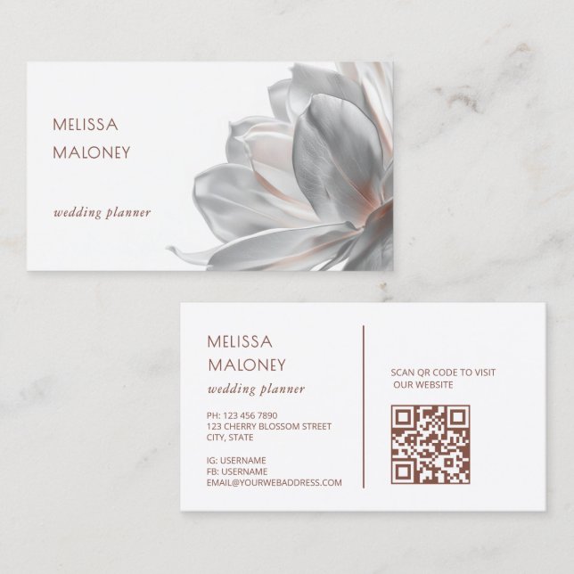Blush Silver Magnolia White QR Code Business Card Visitenkarte (Vorne/Hinten)